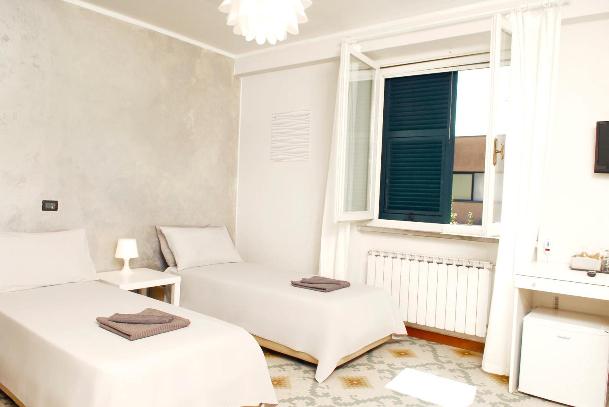 Vara Motel Self Check In Ceparana Exterior photo